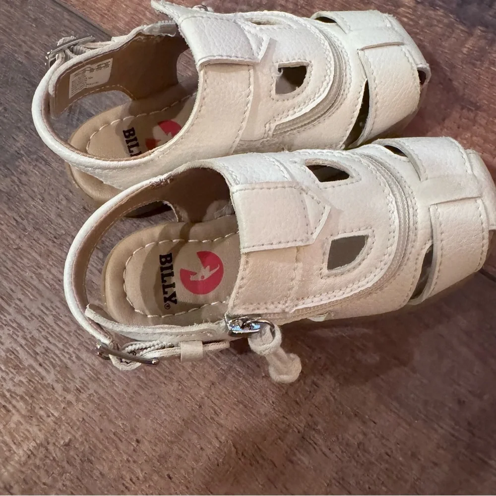 🤍👣 Billy Footwear White Sandals – Toddler 9M 👣🤍